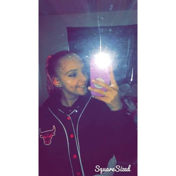 Meet your Posher, Deneshia - Picture 1 of 1